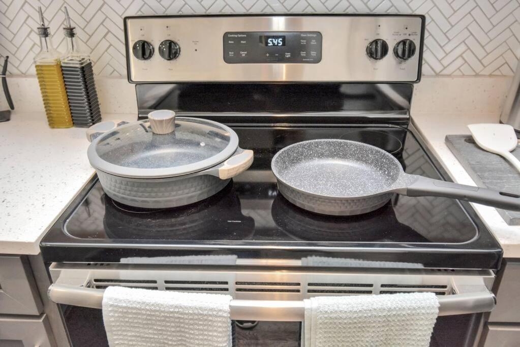 Luxury 1br ,nrg ,downtown ,med Center,galleria